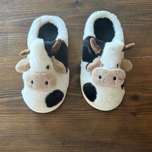 Amazon Cow Print Women's Slippers - Black and White